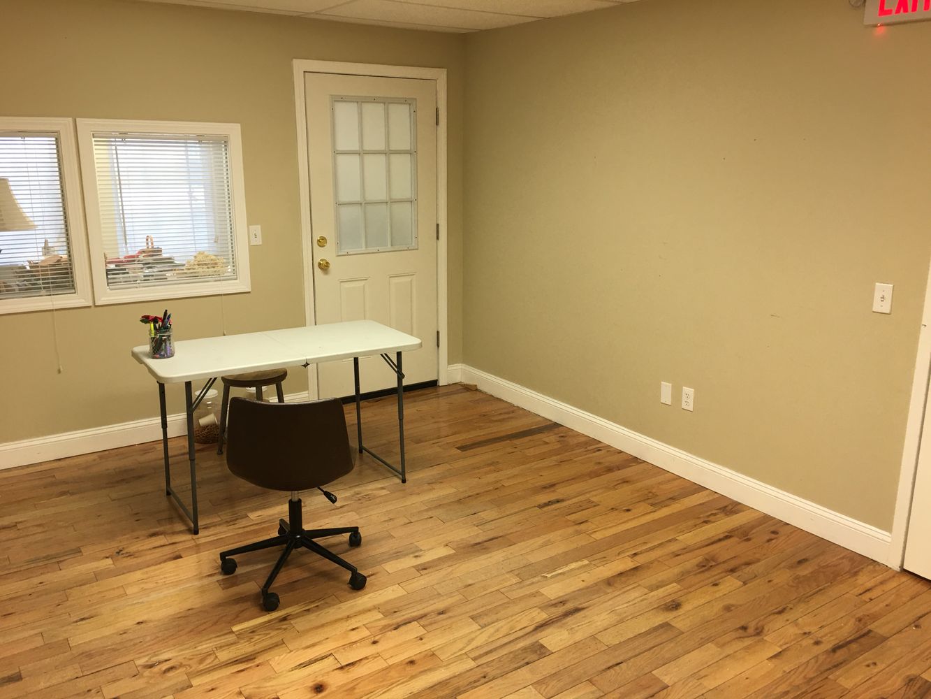 1800 Elm St, Manchester, NH 03104